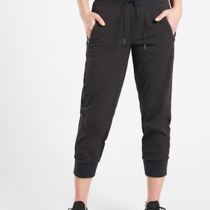 Athleta Trekkie North Crop Jogger.  Black size 8